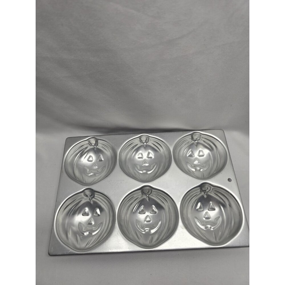 Wilton Vintage Halloween Pumpkin Cupcake Pan 1983 Cake Muffin Baking Mold